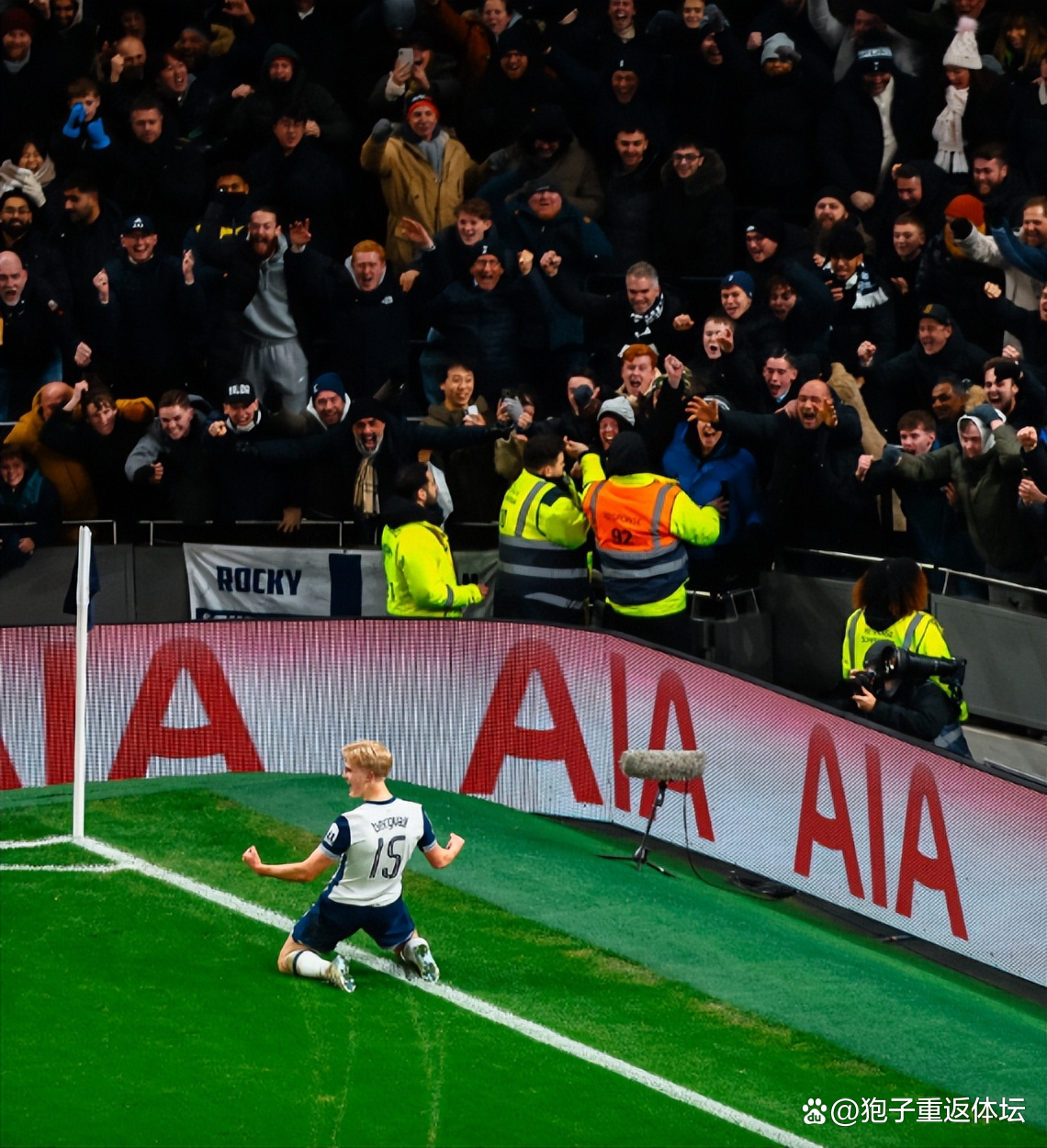 沙尔克连续不败,球队士气高涨迎接挑战 沙尔克连续不败,球队士气高涨迎接挑战