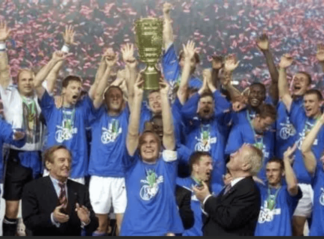 沙尔克连续不败,球队士气高涨迎接挑战 沙尔克连续不败,球队士气高涨迎接挑战