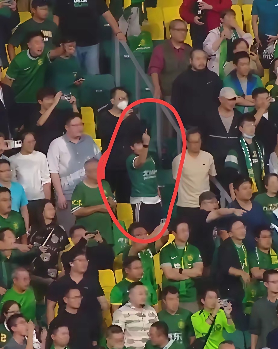 国内球队在国际比赛中惨遭失利，形势严峻