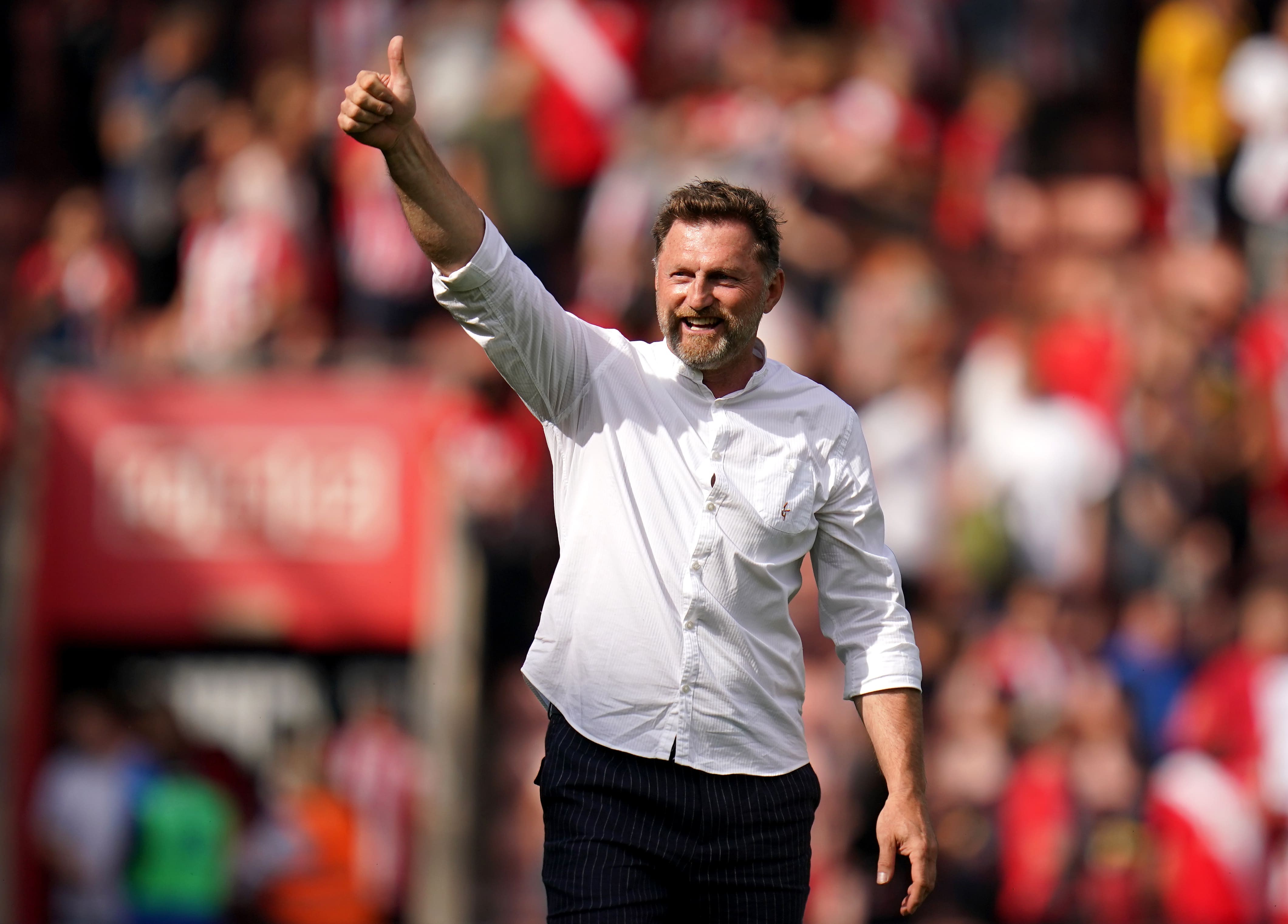 匈牙利队在客场比赛中全力冲刺取得胜利(匈牙利队首发) 匈牙利队在客场比赛中全力冲刺取得胜利(匈牙利队首发)