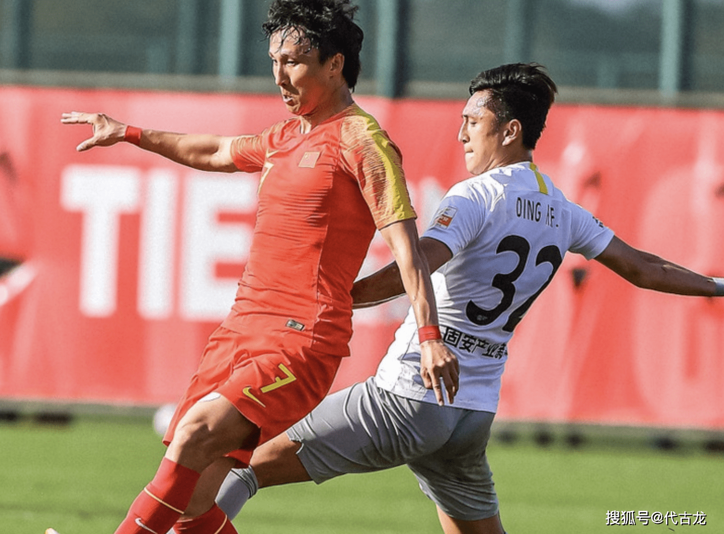 包含阿尔勒夫斯堡取得连胜，形势明显向好发展的词条