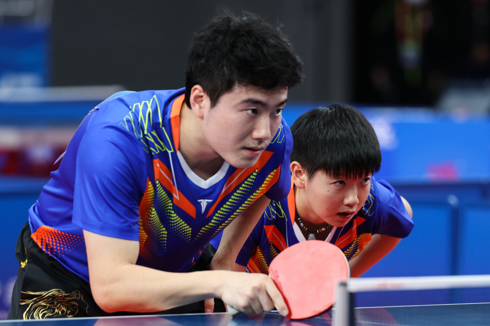 包含哥达AF主场踢进最后一球，惊险胜出的词条