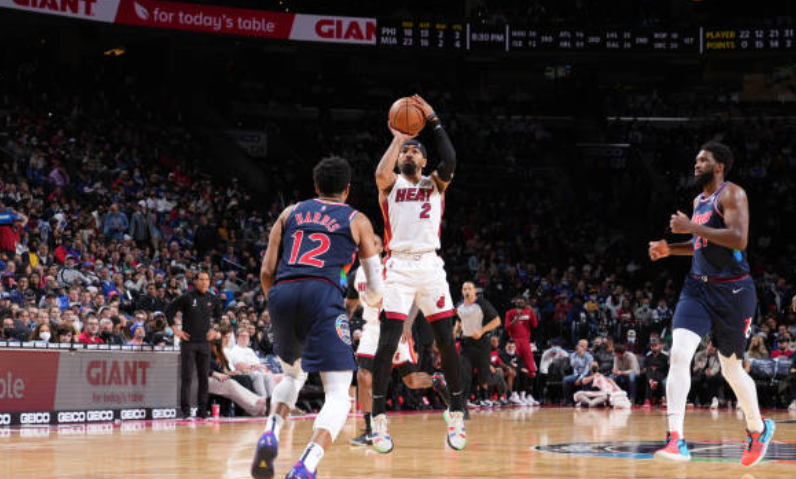 包含自由球王進攻火力全開，率隊獲得勝利的词条