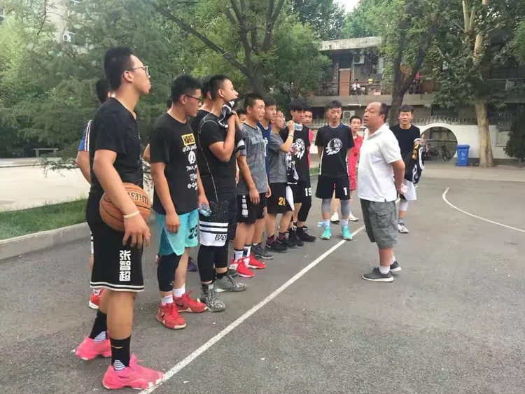 包含自由球王進攻火力全開，率隊獲得勝利的词条