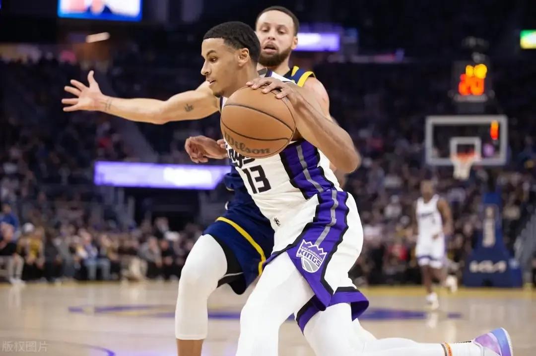 双方实力对比，谁能成为赛场焦点